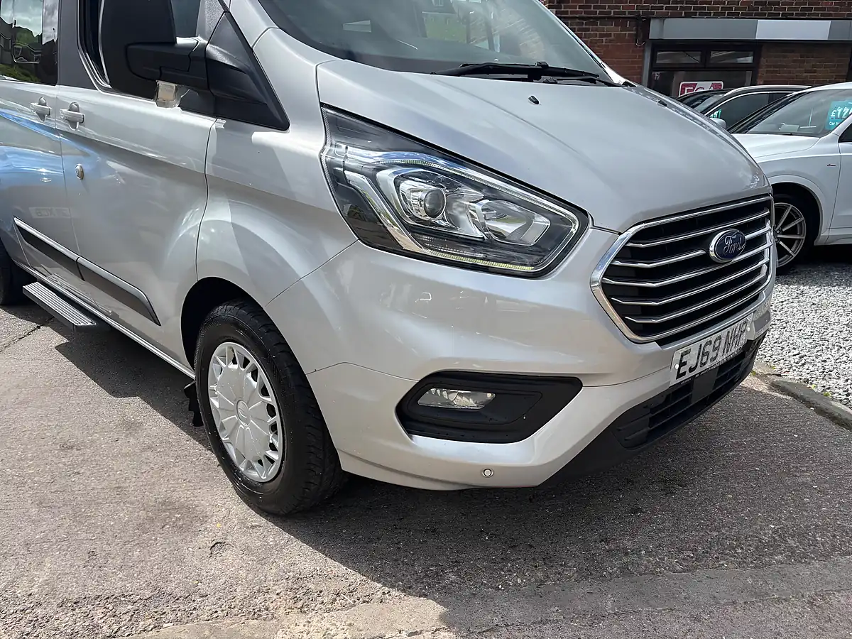 Used 2020 Ford Tourneo Custom Shuttle L2 Silver - Interior and Exterior details 4