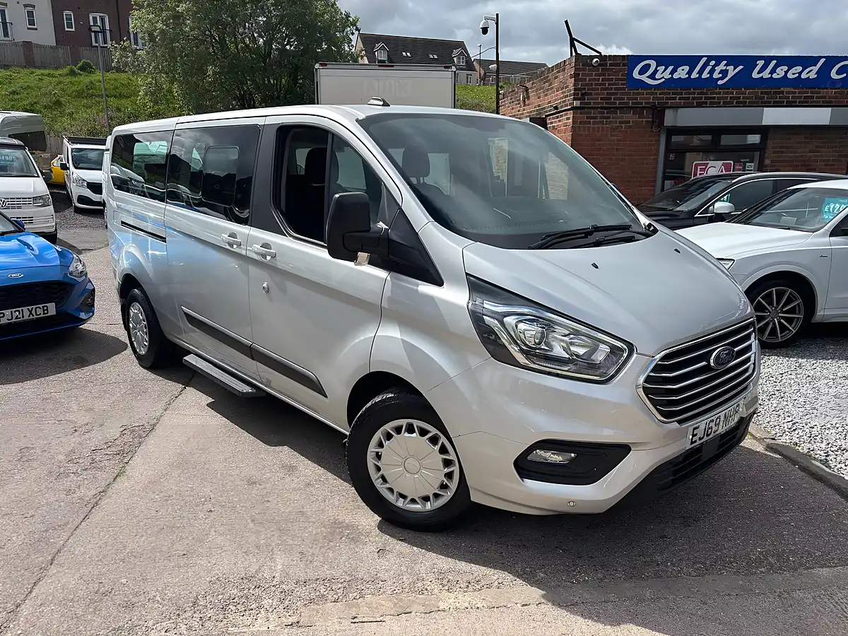 Used 2020 Ford Tourneo Custom Shuttle L2 Silver - Interior and Exterior details 5