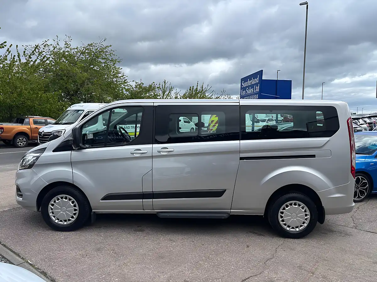 Used 2020 Ford Tourneo Custom Shuttle L2 Silver - Interior and Exterior details 6