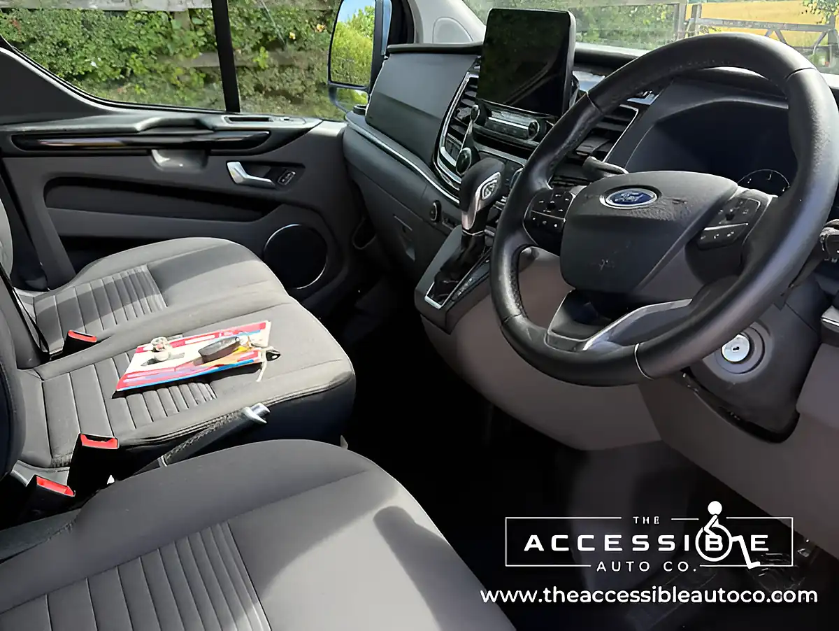 Used 2020 Ford Tourneo Custom Titanium Blue - Interior and Exterior details 6