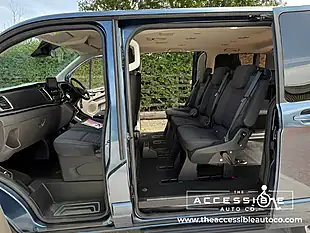 Used 2020 Ford Tourneo Custom Titanium Blue - Interior and Exterior details 9