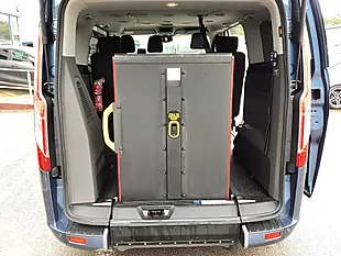 Used 2020 Ford Tourneo Custom Titanium Blue - Interior and Exterior details 10
