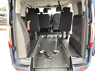 Used 2020 Ford Tourneo Custom Titanium Blue - Interior and Exterior details 14