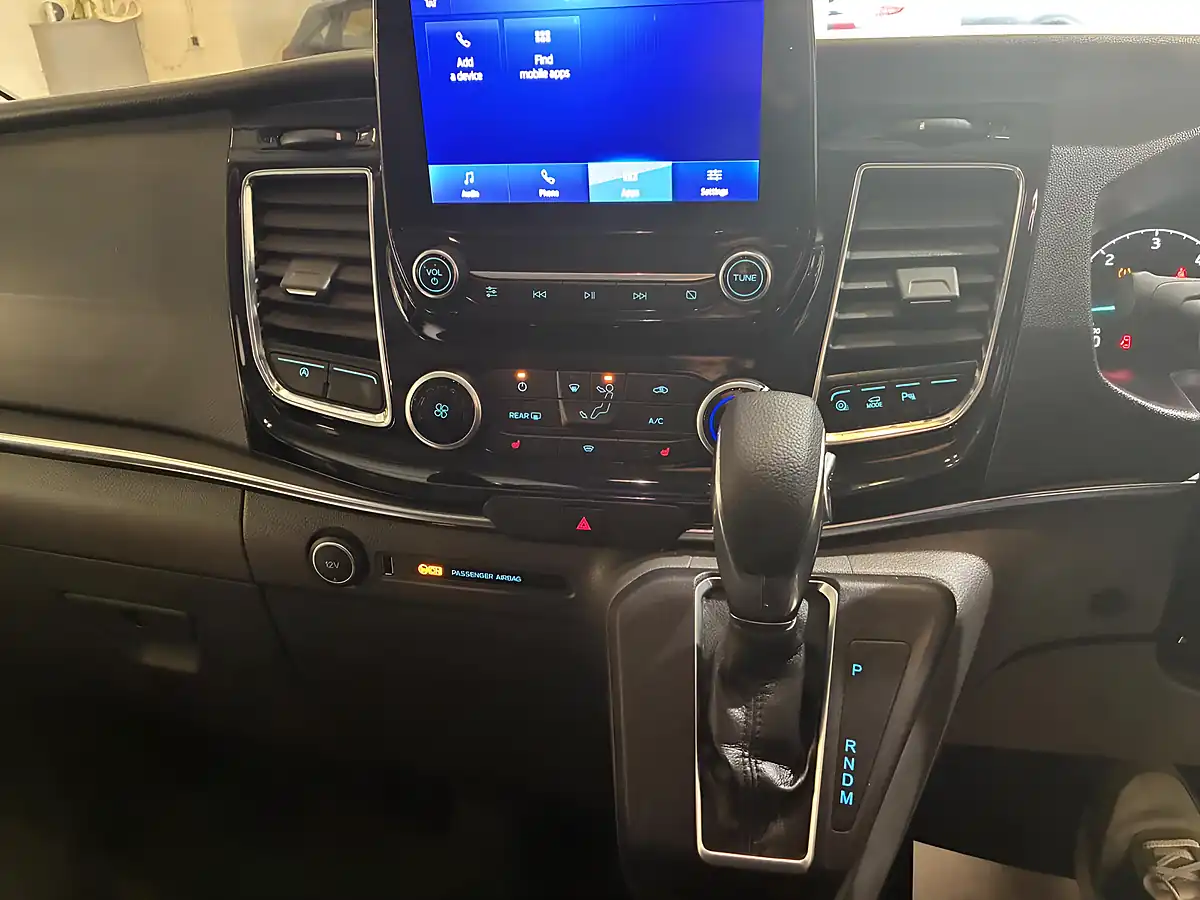 Used 2020 Ford Tourneo Custom Titanium Blue - Interior and Exterior details 15