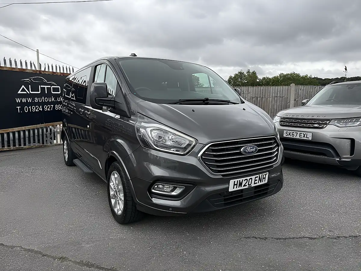 Used 2020 Ford Tourneo Custom Titanium Grey - Front View