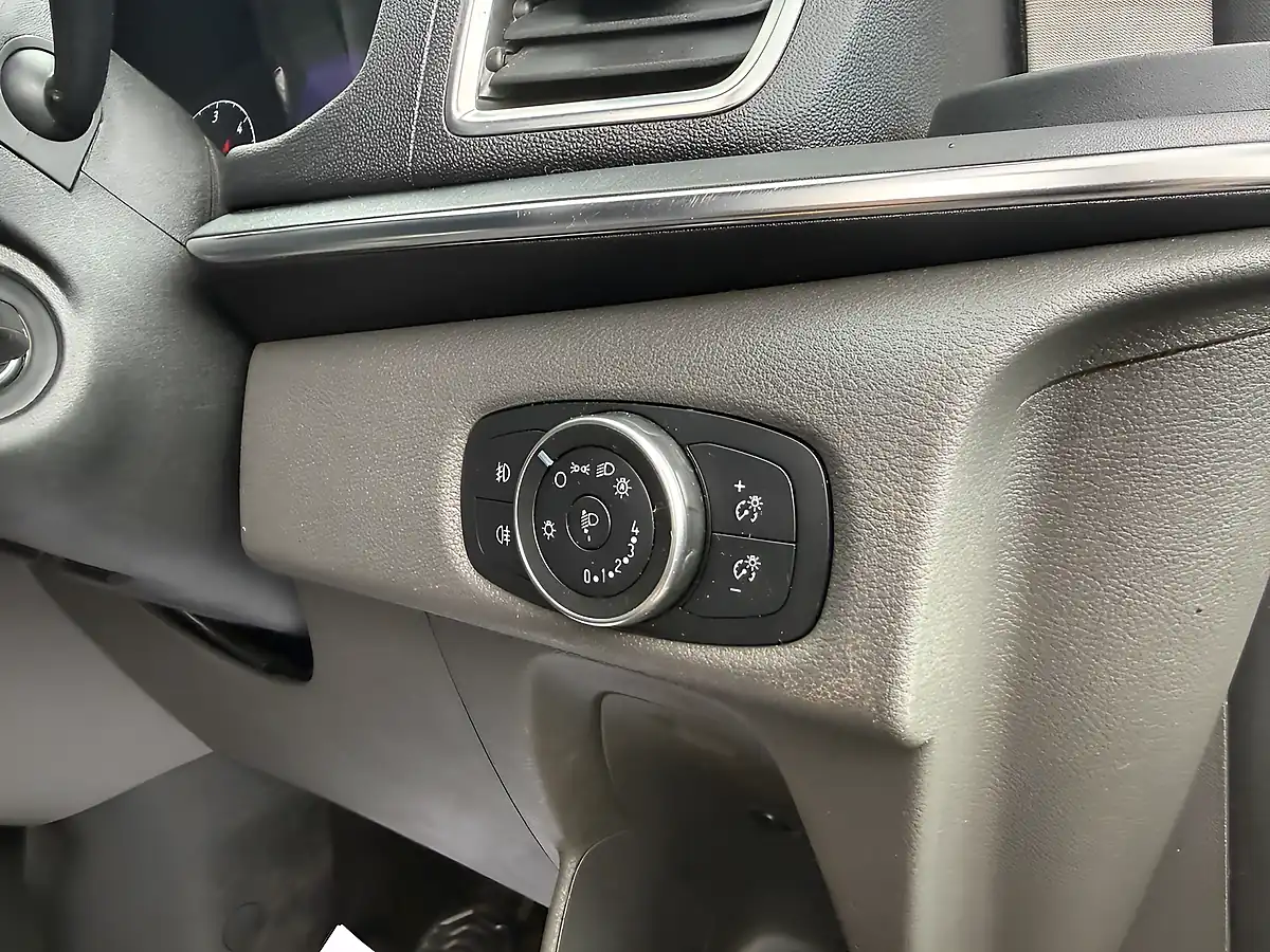 Used 2020 Ford Tourneo Custom Titanium Grey - Interior and Exterior details 12