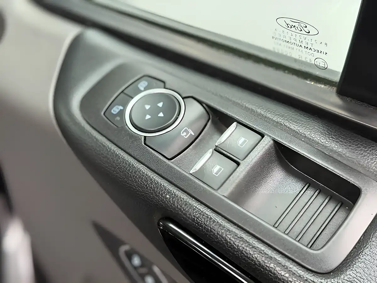 Used 2020 Ford Tourneo Custom Titanium Grey - Interior and Exterior details 15
