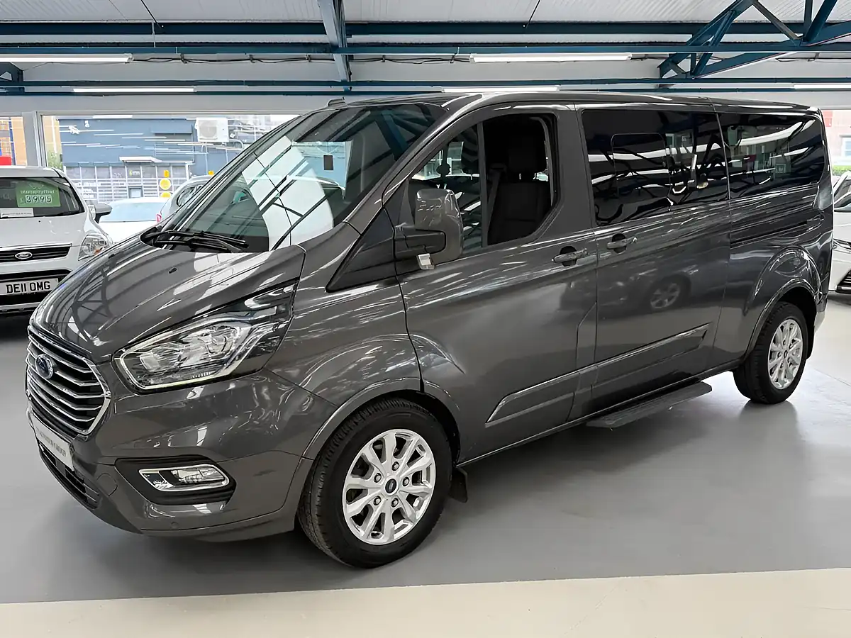 Used 2020 Ford Tourneo Custom Titanium Grey - Interior and Exterior details 5
