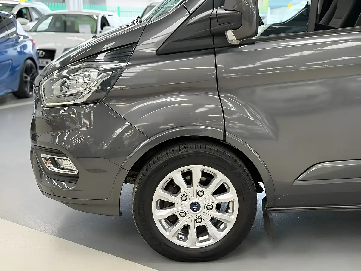 Used 2020 Ford Tourneo Custom Titanium Grey - Interior and Exterior details 6