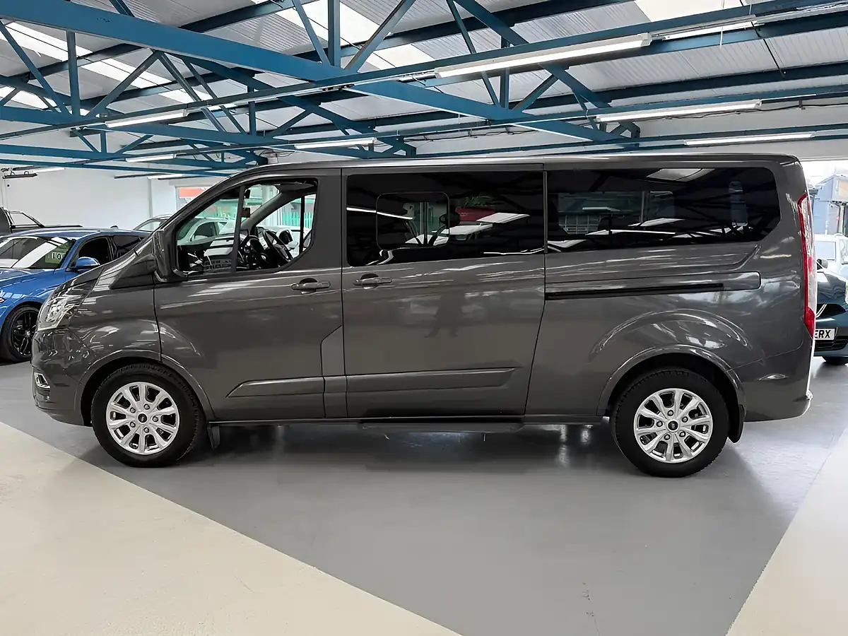 Used 2020 Ford Tourneo Custom Titanium Grey - Interior and Exterior details 7