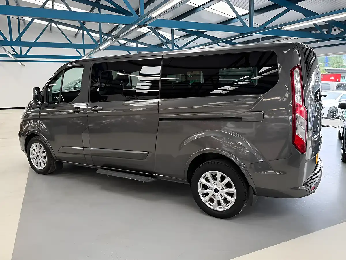Used 2020 Ford Tourneo Custom Titanium Grey - Interior and Exterior details 8