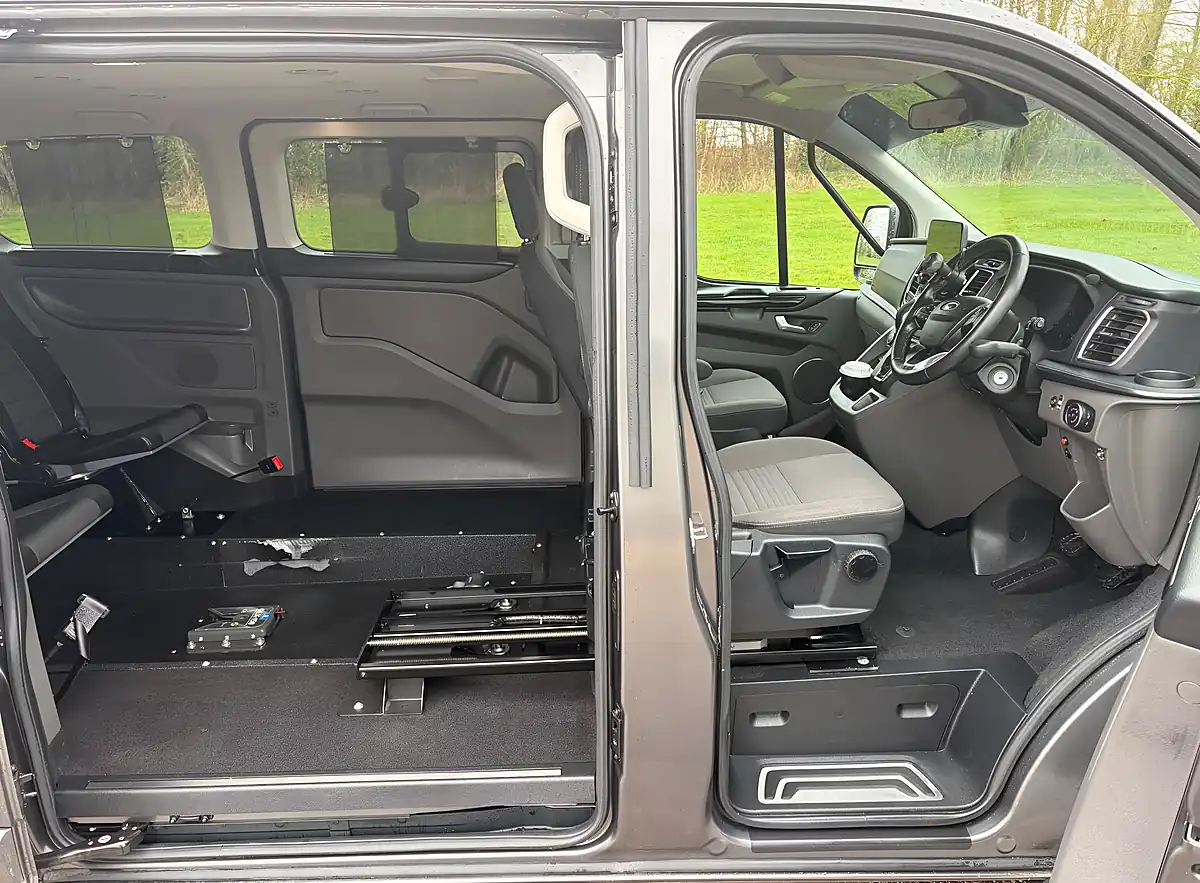 Used 2020 Ford Tourneo Custom Titanium Grey - Interior and Exterior details 10