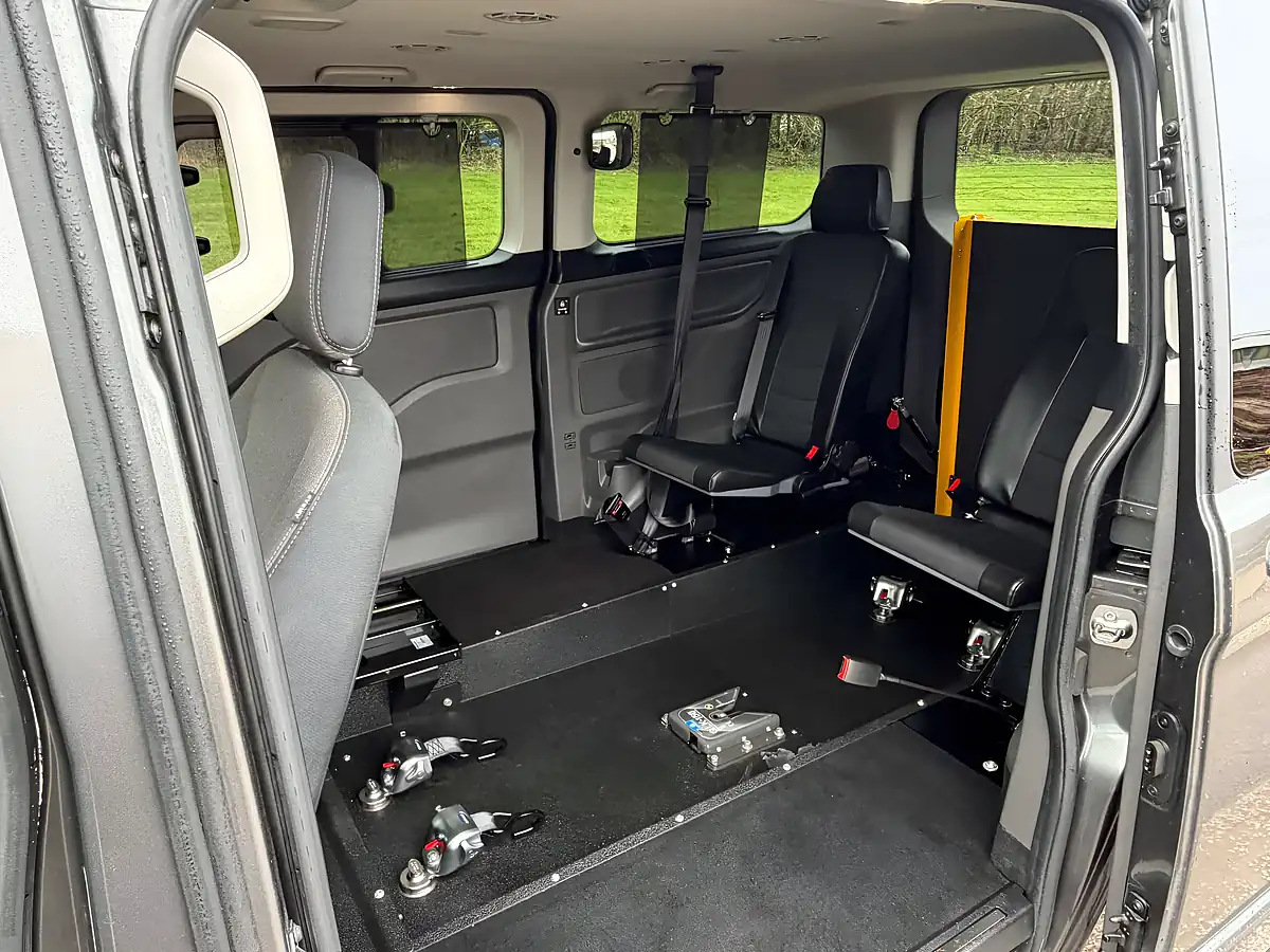 Used 2020 Ford Tourneo Custom Titanium Grey - Interior and Exterior details 12