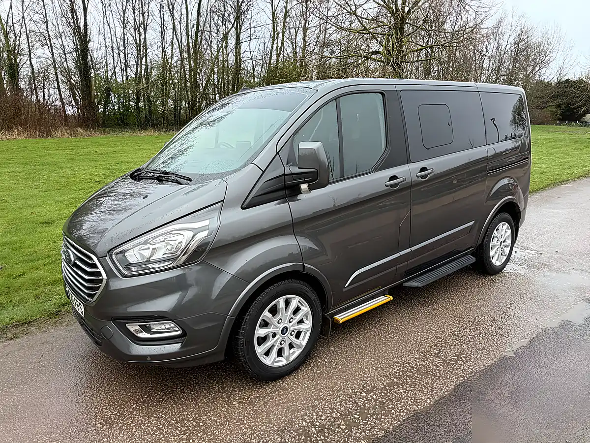 Used 2020 Ford Tourneo Custom Titanium Grey - Interior and Exterior details 4