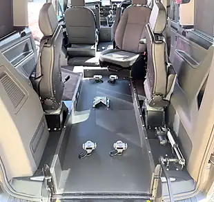 Used 2020 Ford Tourneo Custom Titanium Grey - Interior and Exterior details 7