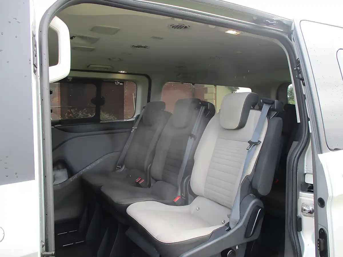 Used 2020 Ford Tourneo Custom Titanium Silver - Interior and Exterior details 10