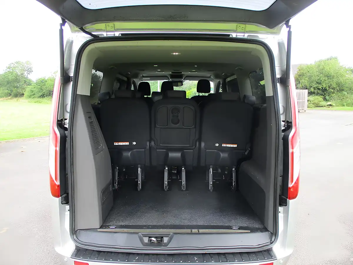 Used 2020 Ford Tourneo Custom Titanium Silver - Interior and Exterior details 15