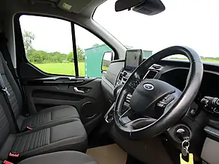 Used 2020 Ford Tourneo Custom Titanium Silver - Interior and Exterior details 17
