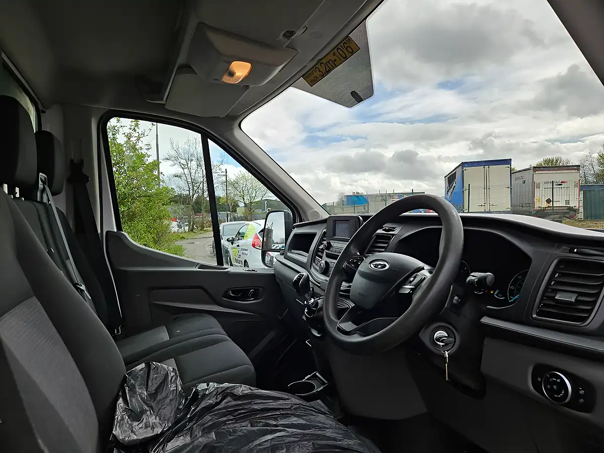 Used 2020 Ford Transit 350 Leader Lwb Luton White - Interior and Exterior details 10