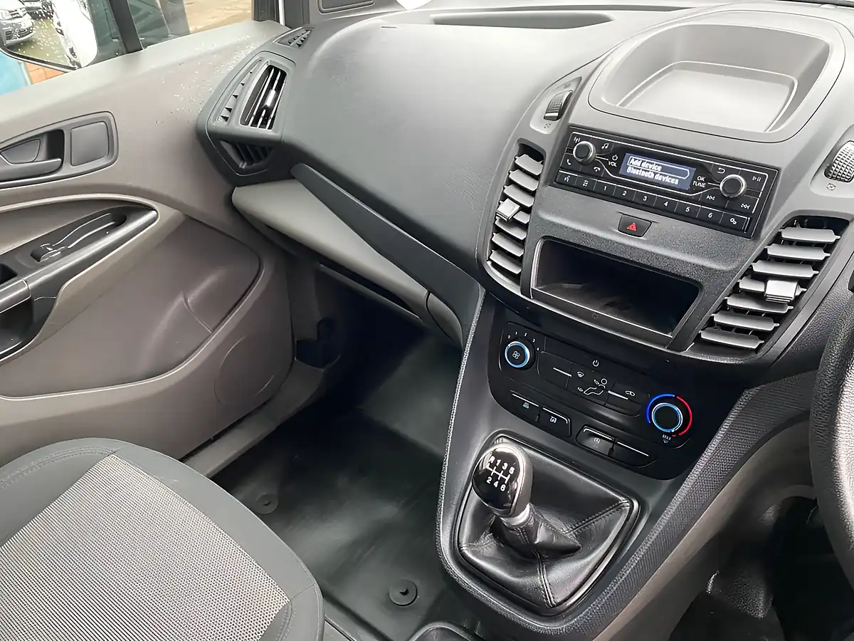 Used 2020 Ford Transit Connect 220 Swb Crew White - Interior and Exterior details 11