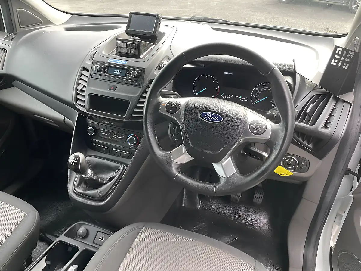 Used 2020 Ford Transit Connect Base Swb White - Interior and Exterior details 7