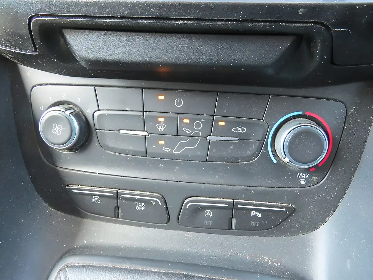 Used 2020 Ford Transit Connect Leader Panel Van White - Interior and Exterior details 17