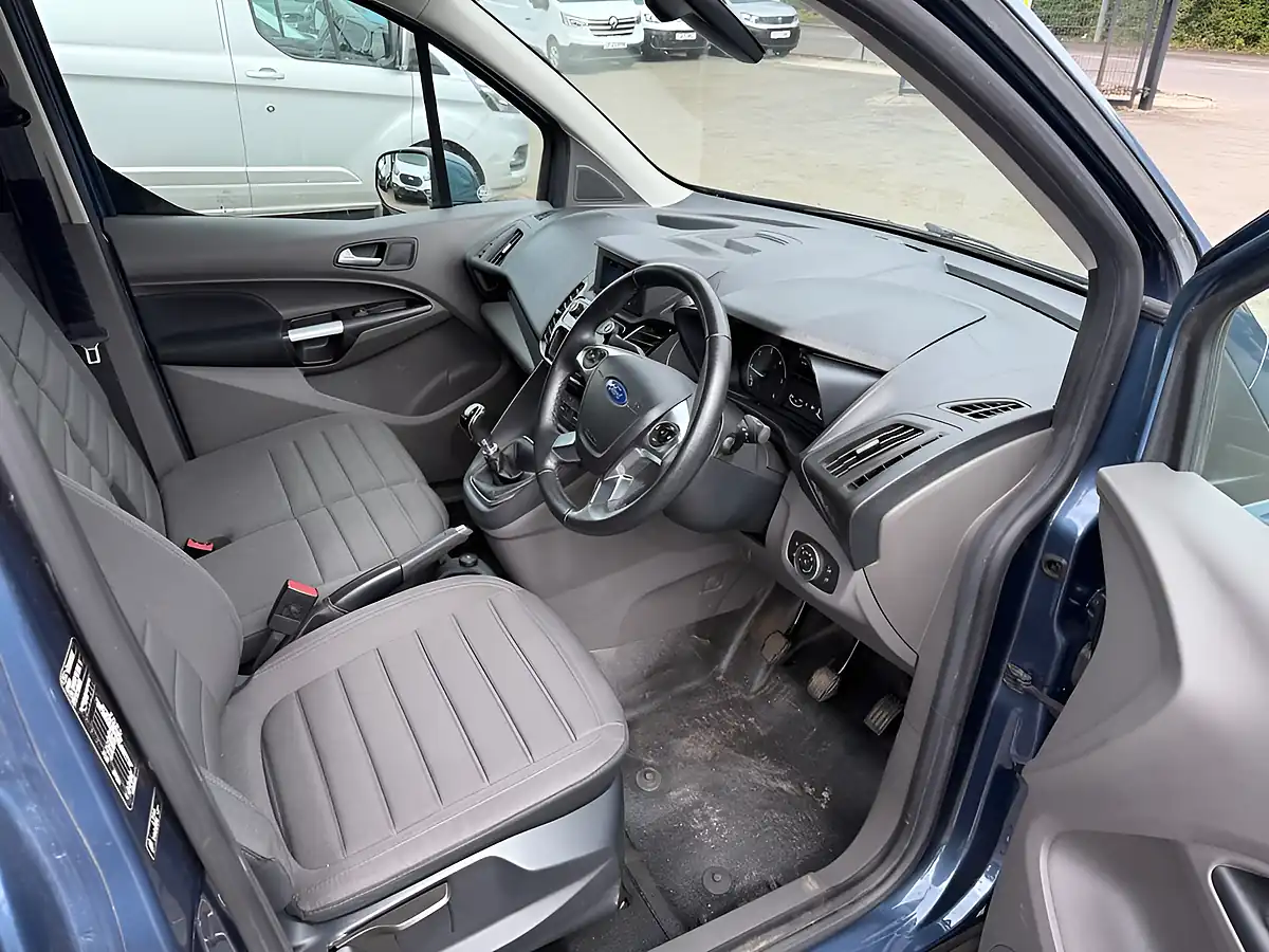 Used 2020 Ford Transit Connect Limited Blue - Interior and Exterior details 12