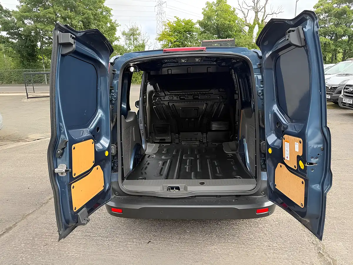 Used 2020 Ford Transit Connect Limited Blue - Interior and Exterior details 5