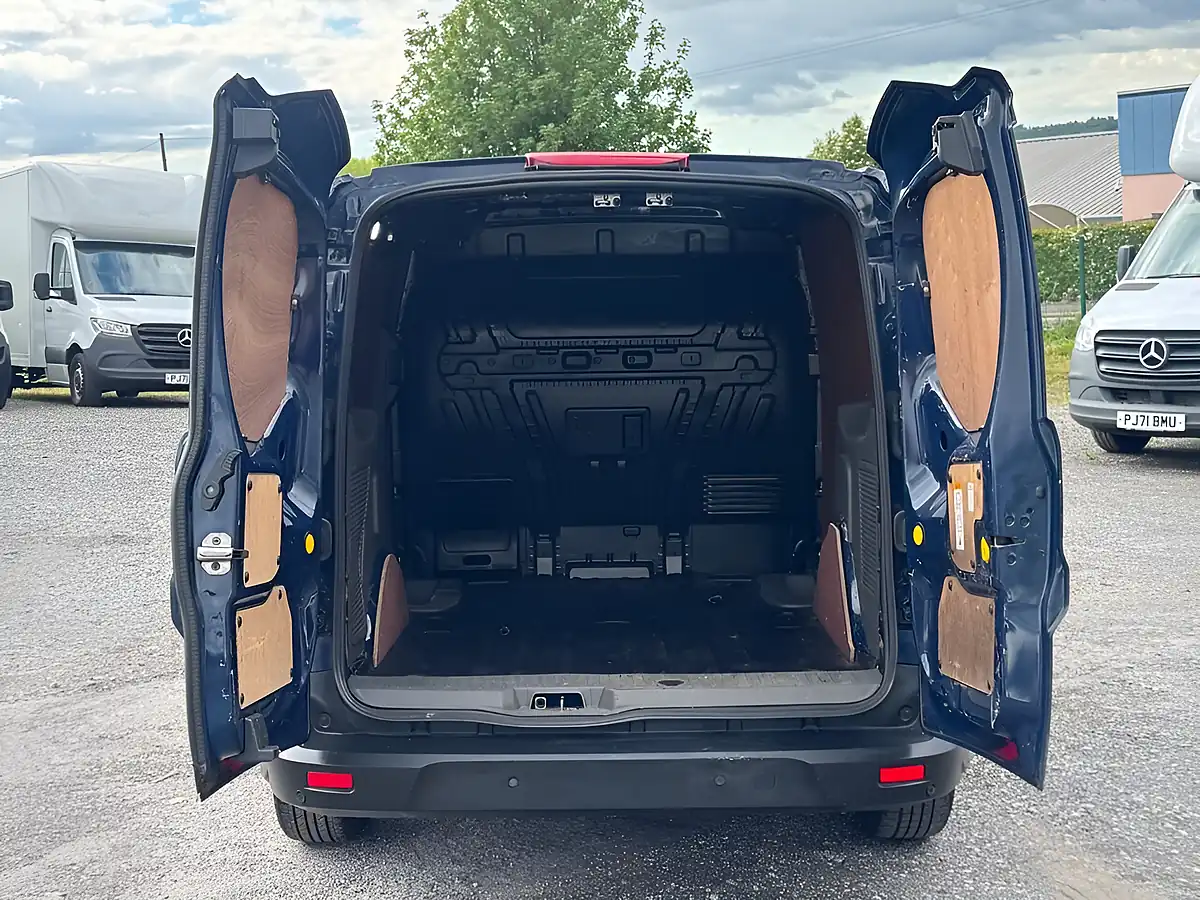 Used 2020 Ford Transit Connect Limited Blue - Interior and Exterior details 4
