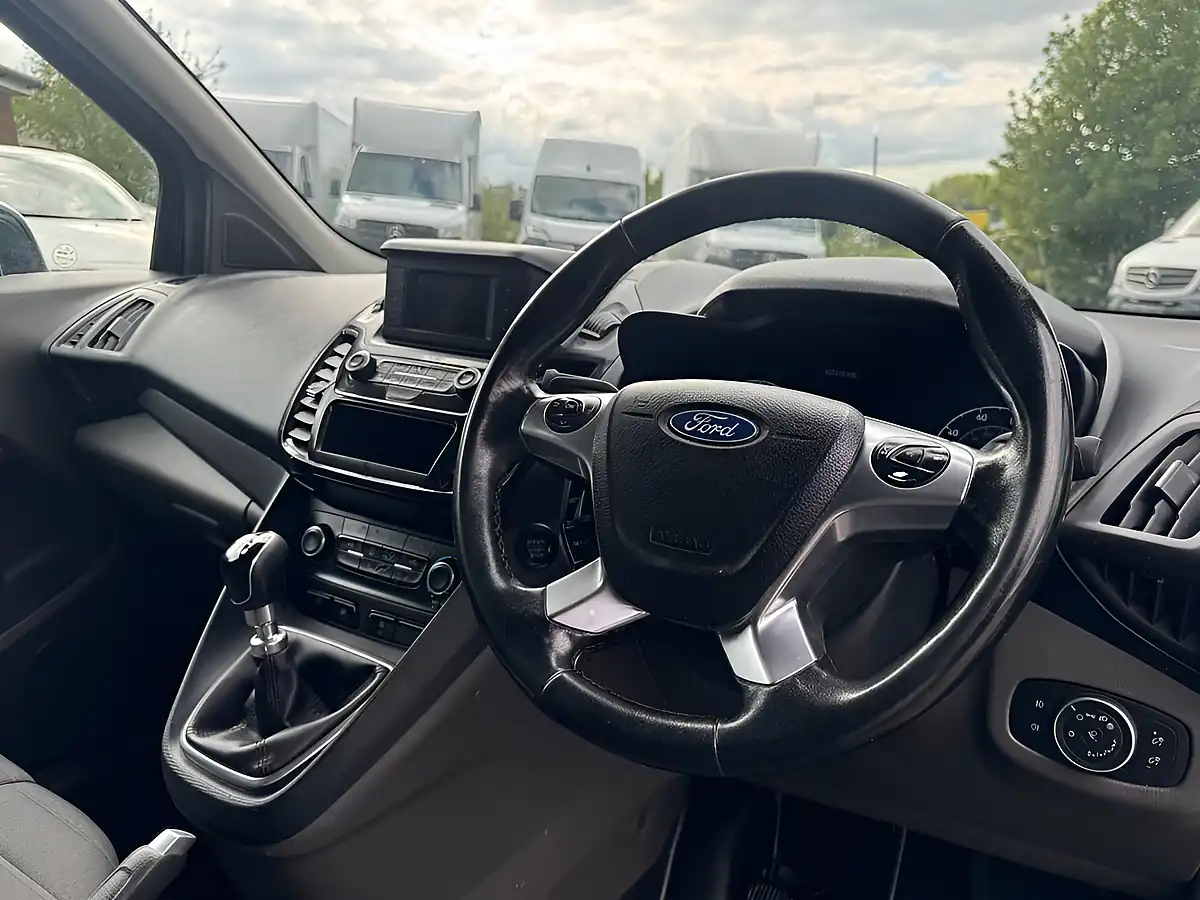 Used 2020 Ford Transit Connect Limited Blue - Interior and Exterior details 9