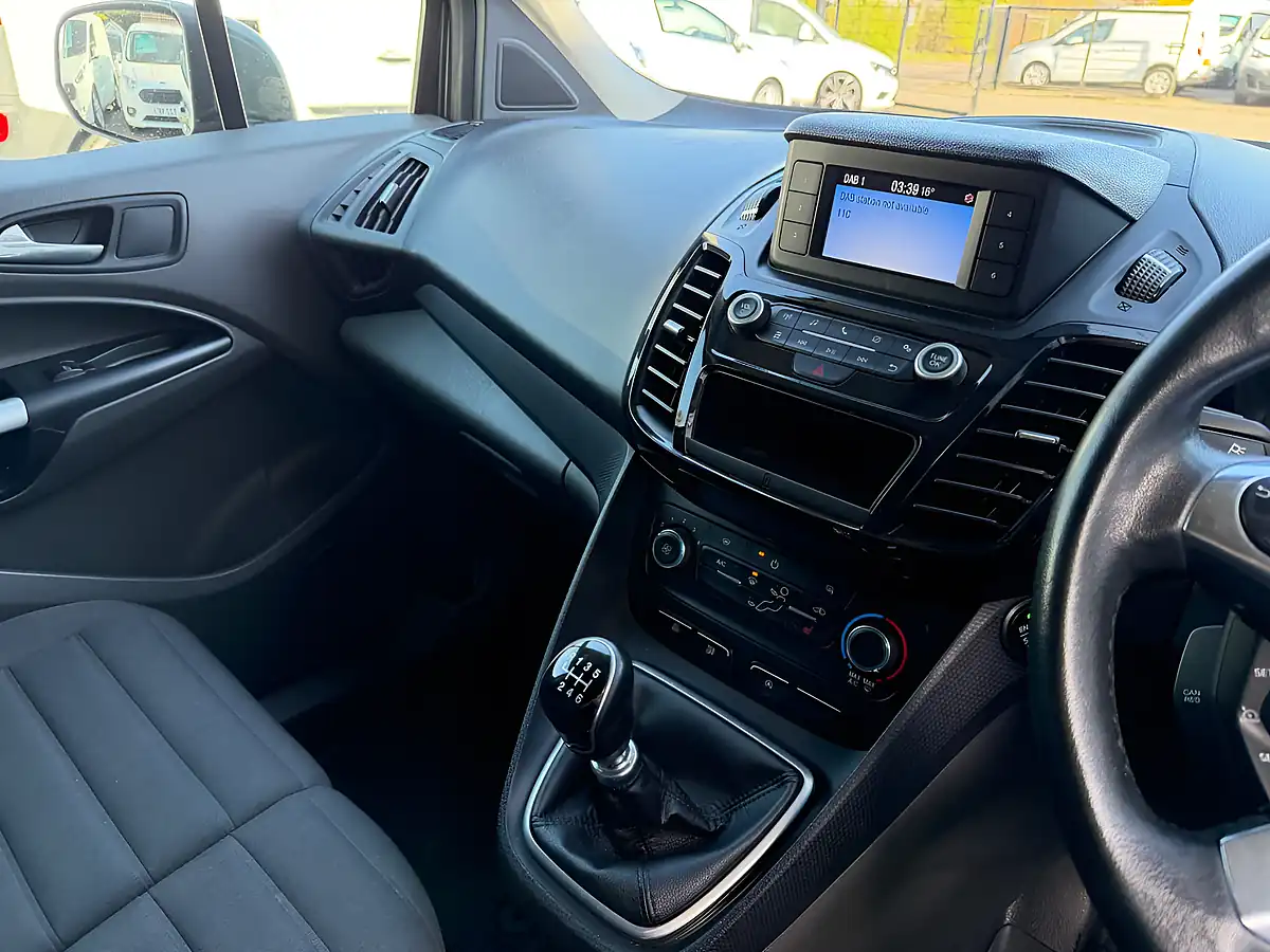 Used 2020 Ford Transit Connect Limited Grey - Interior and Exterior details 17