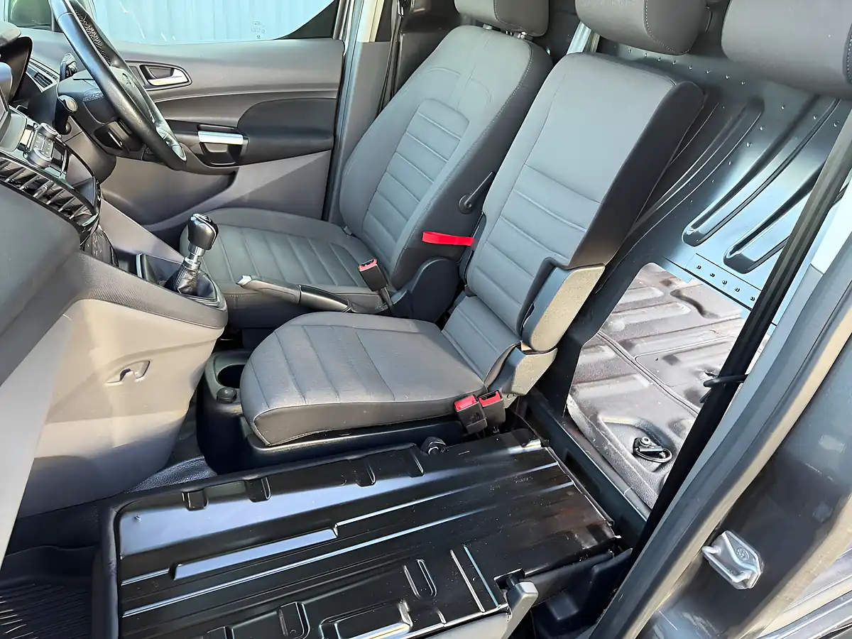 Used 2020 Ford Transit Connect Limited Grey - Interior and Exterior details 20