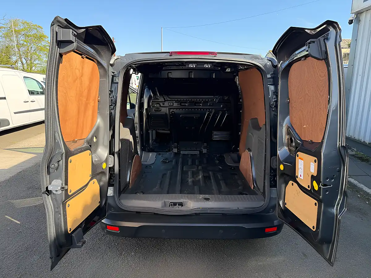 Used 2020 Ford Transit Connect Limited Grey - Interior and Exterior details 7