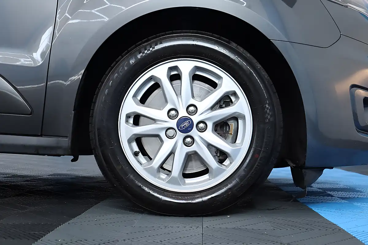 Used 2020 Ford Transit Connect Limited Grey - Interior and Exterior details 19