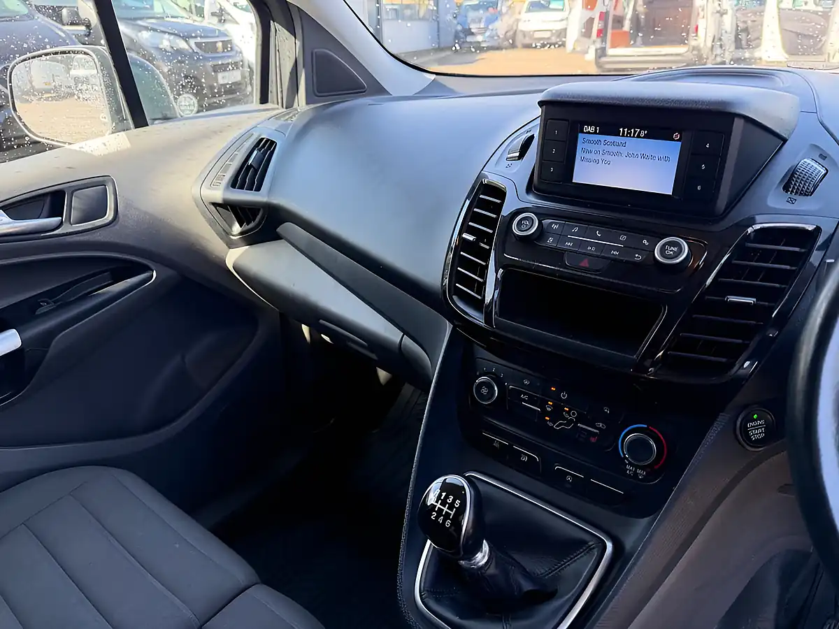 Used 2020 Ford Transit Connect Limited Grey - Interior and Exterior details 4