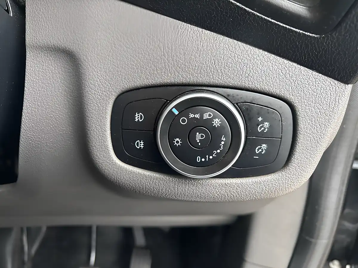 Used 2020 Ford Transit Connect Limited Grey - Interior and Exterior details 14