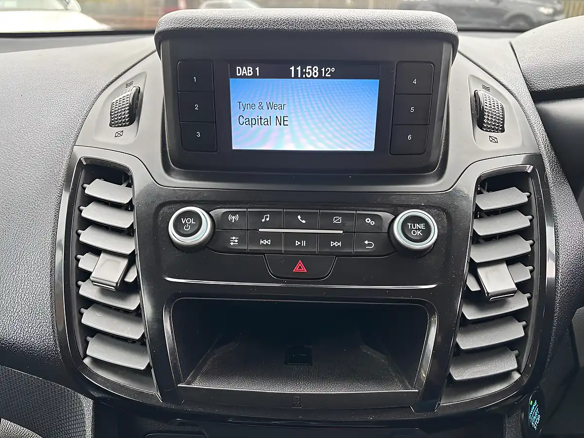 Used 2020 Ford Transit Connect Limited Grey - Interior and Exterior details 18