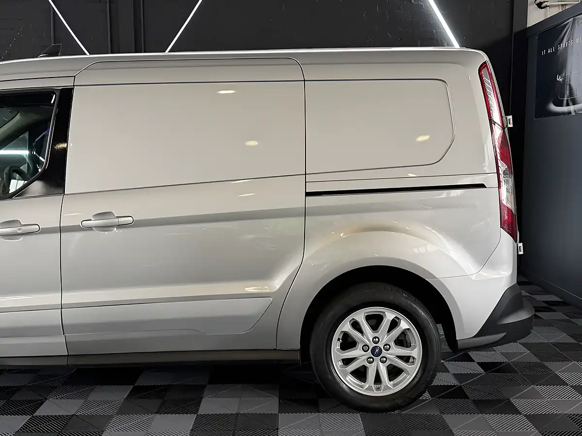 Used 2020 Ford Transit Connect Limited Silver - Interior and Exterior details 13