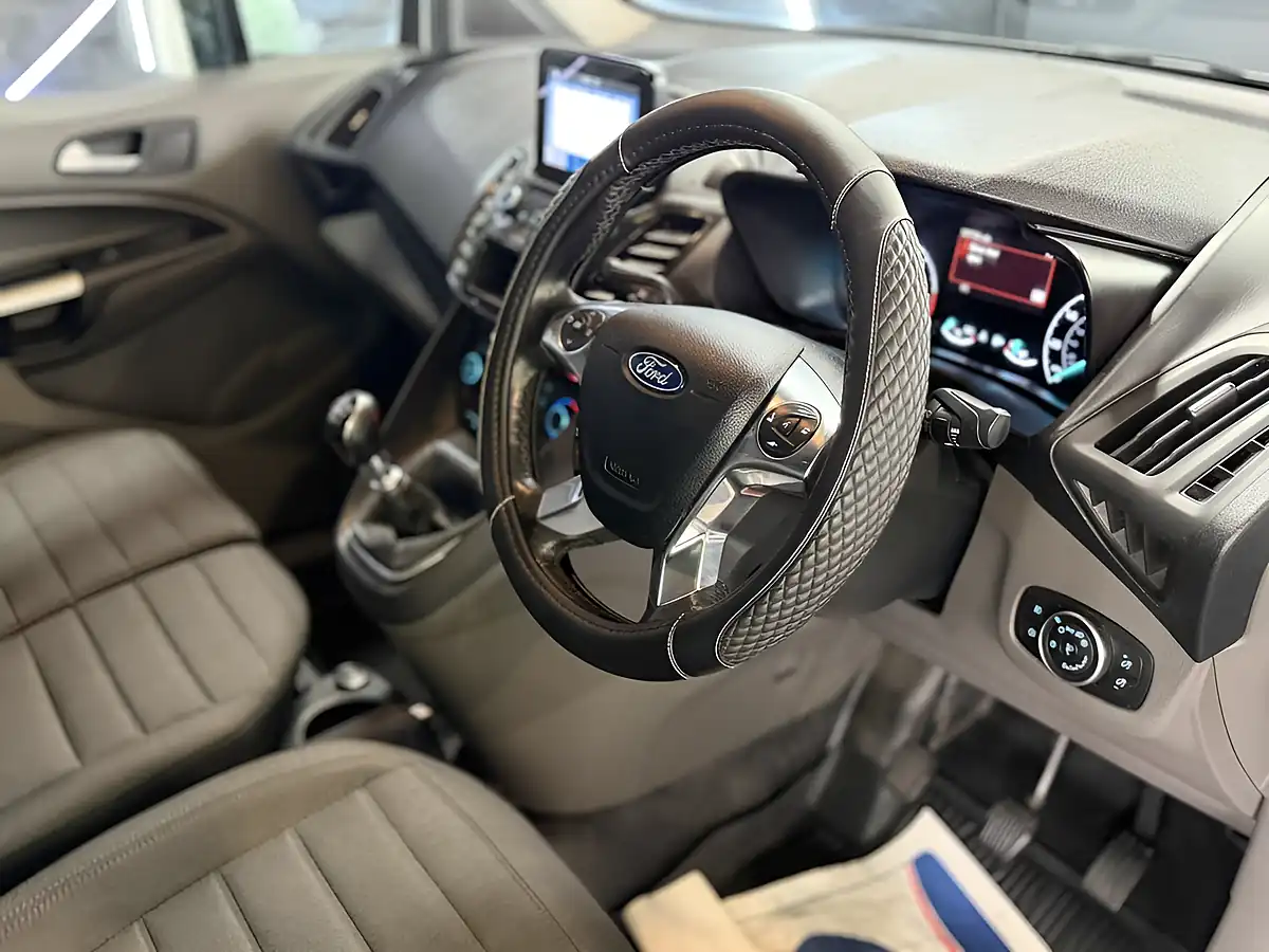 Used 2020 Ford Transit Connect Limited Silver - Interior and Exterior details 20