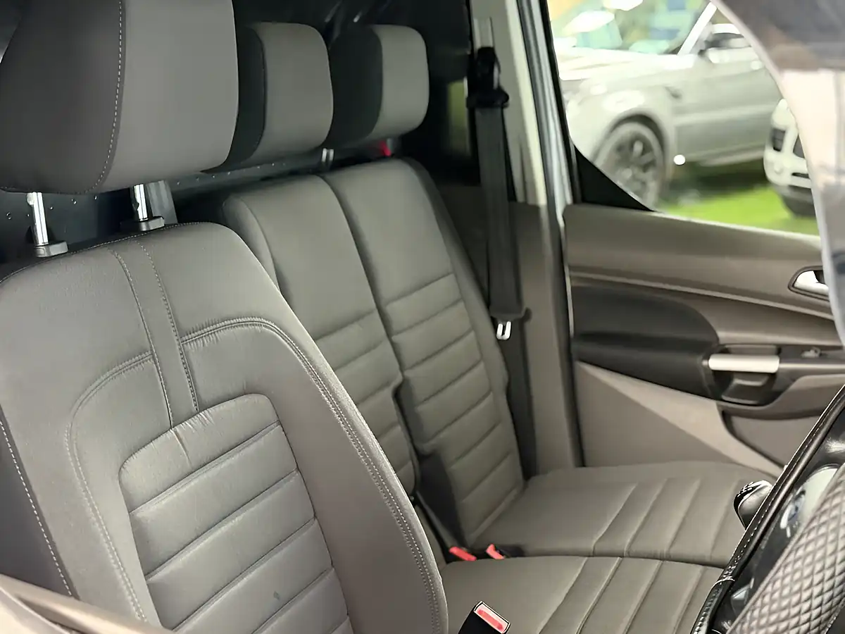 Used 2020 Ford Transit Connect Limited Silver - Interior and Exterior details 4