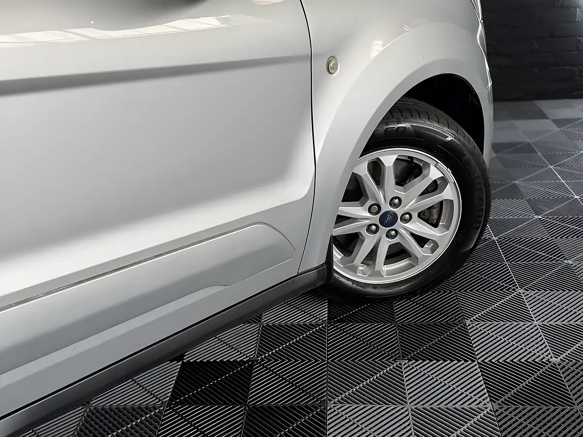 Used 2020 Ford Transit Connect Limited Silver - Interior and Exterior details 6
