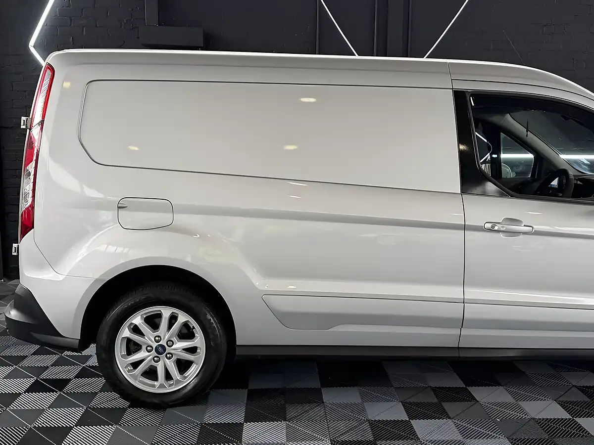 Used 2020 Ford Transit Connect Limited Silver - Interior and Exterior details 9