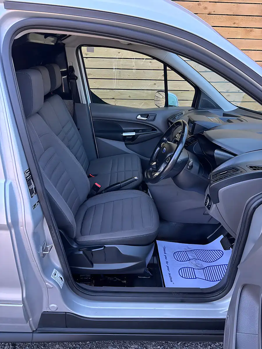 Used 2020 Ford Transit Connect Limited Silver - Interior and Exterior details 12
