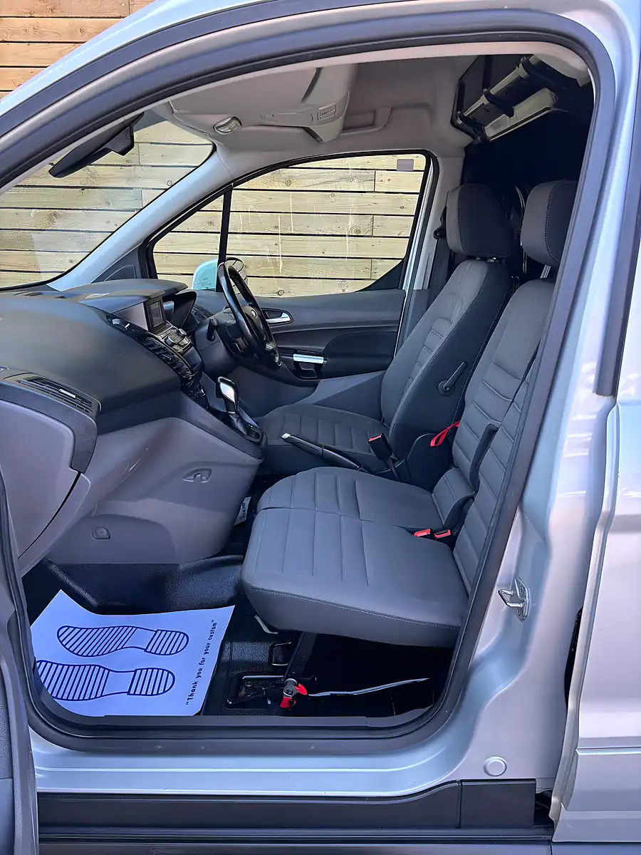 Used 2020 Ford Transit Connect Limited Silver - Interior and Exterior details 16