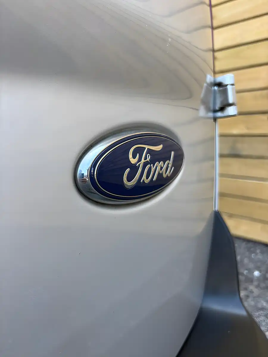 Used 2020 Ford Transit Connect Limited Silver - Interior and Exterior details 20