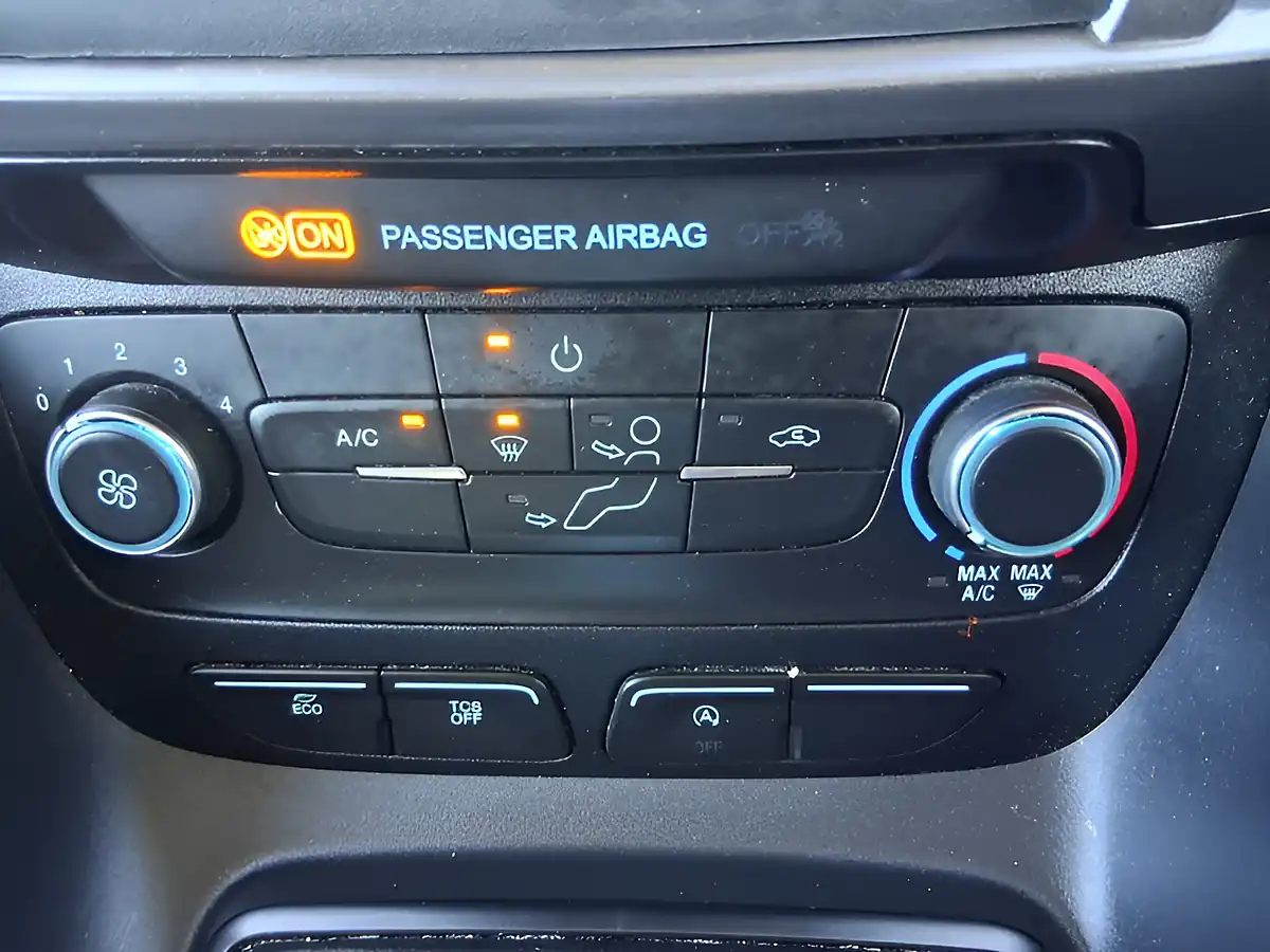 Used 2020 Ford Transit Connect Panel Van Silver - Interior and Exterior details 17