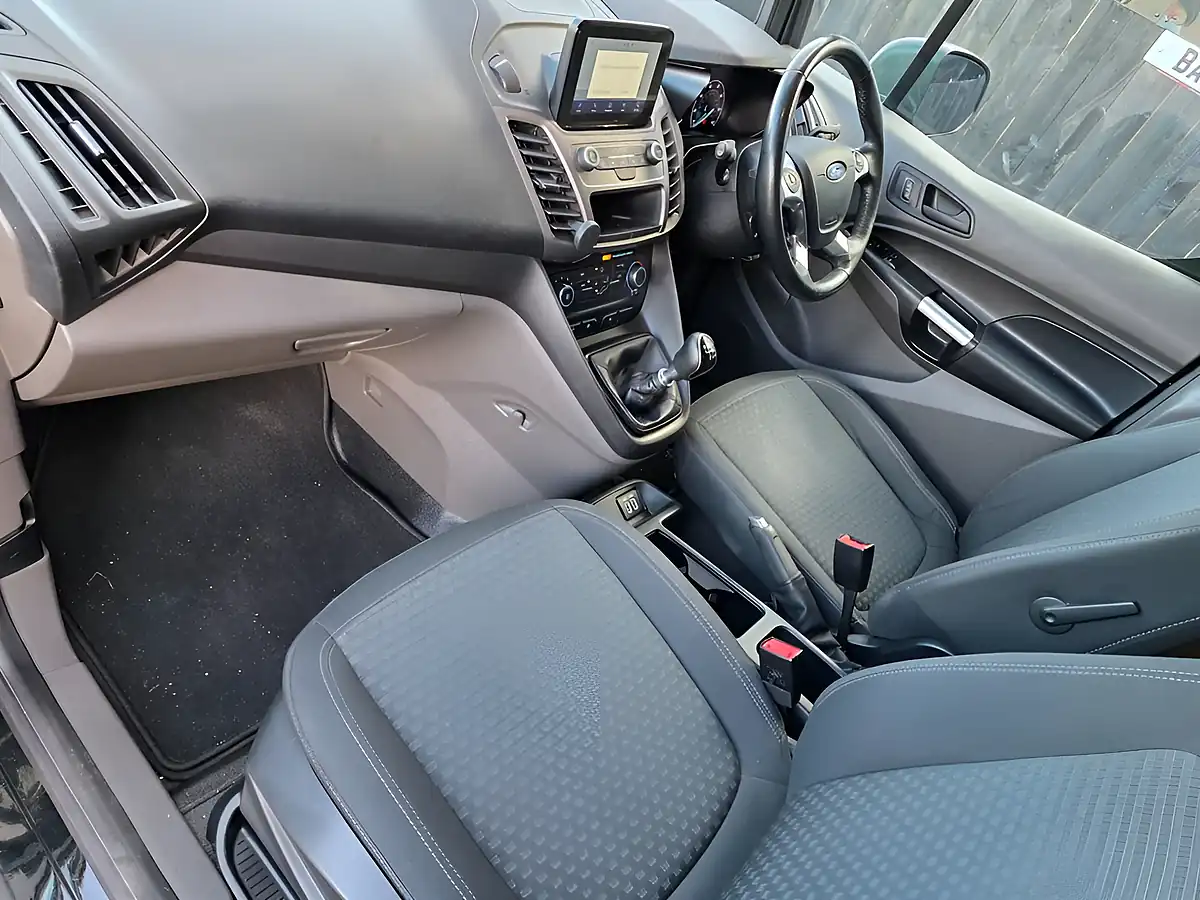 Used 2020 Ford Transit Connect Trend Black - Interior and Exterior details 11