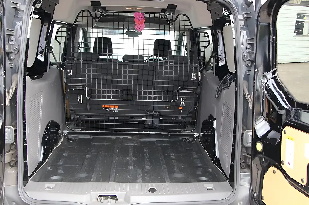 Used 2020 Ford Transit Connect Trend Black - Interior and Exterior details 20