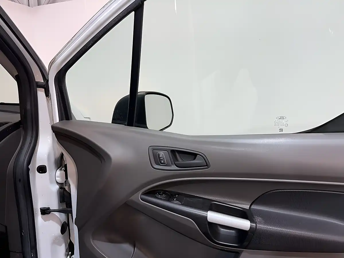 Used 2020 Ford Transit Connect Trend Crew Van Double Cab White - Interior and Exterior details 12