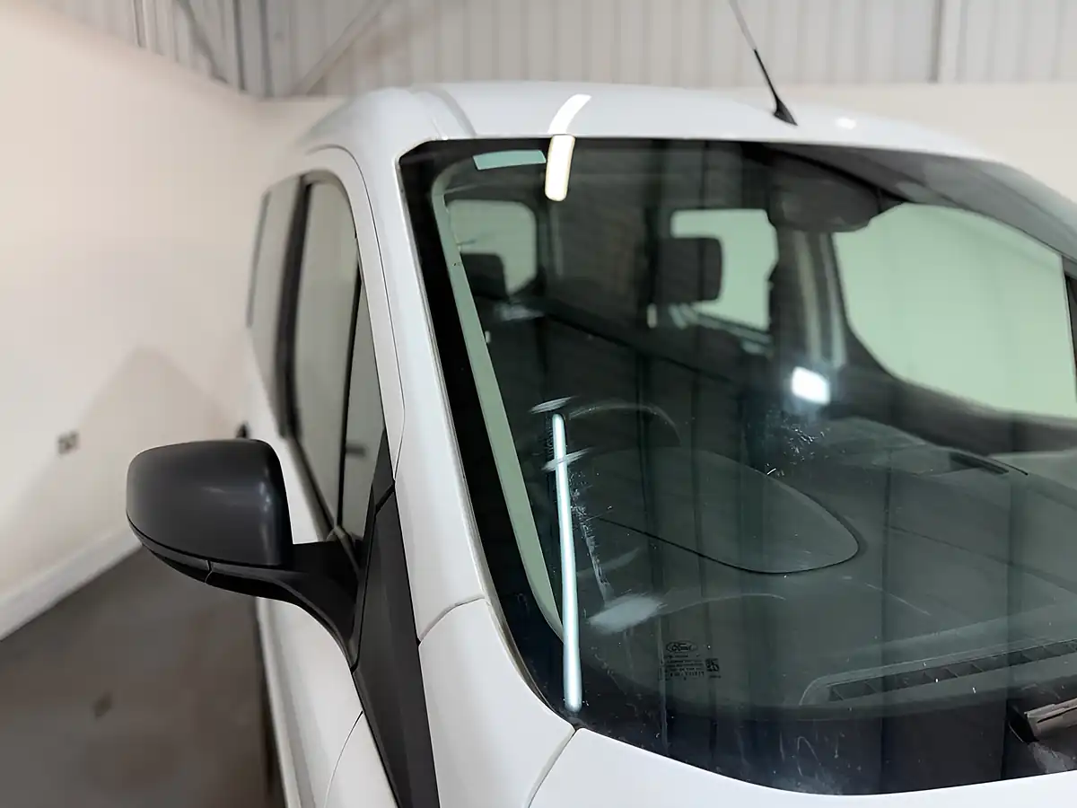 Used 2020 Ford Transit Connect Trend Crew Van Double Cab White - Interior and Exterior details 6
